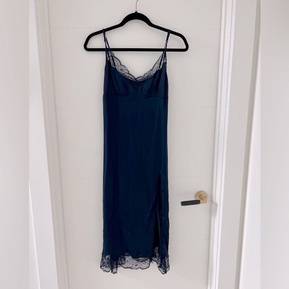 Brand new wilfred ophelia lace dress with slit